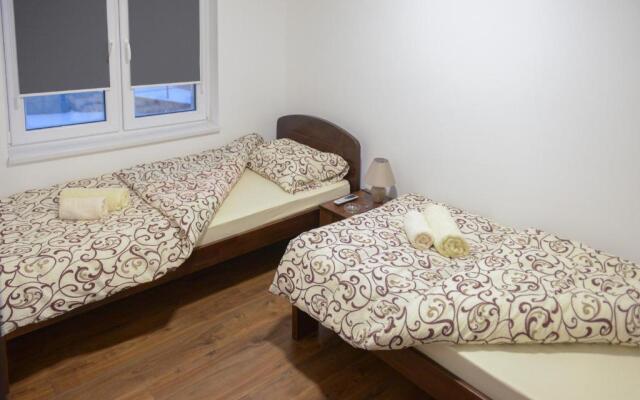 Prenociste Mali Pariz