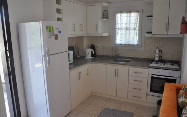 Azalea Apart D1 by Angel Rentals