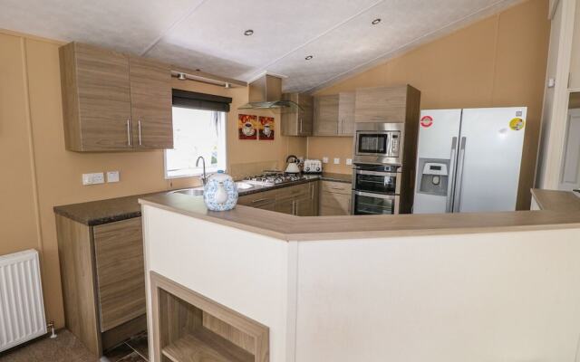 Squirrel Lodge Hazel 6