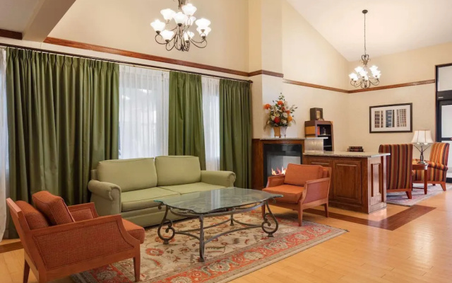 Country Inn and Suites Coon Rapids