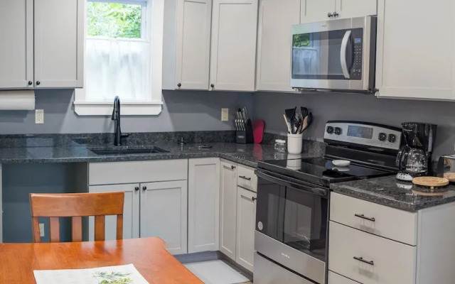 Newly Renovated Acadia Apartment Maple Street