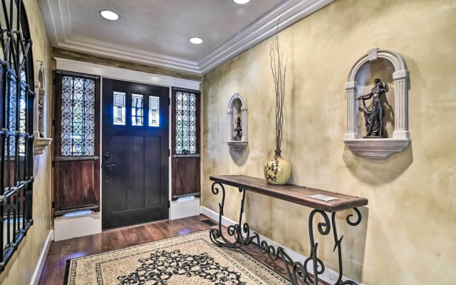 Milwaukie Vacation Rental w/ Backyard, Office