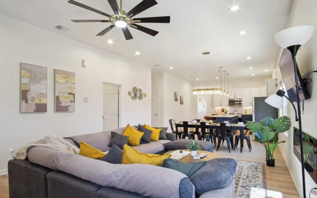Blissful 5br/3ba Haven Near Riverwalk & Downtown!