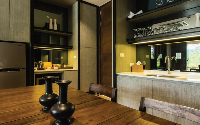 Atta Lakeside Resort Suite