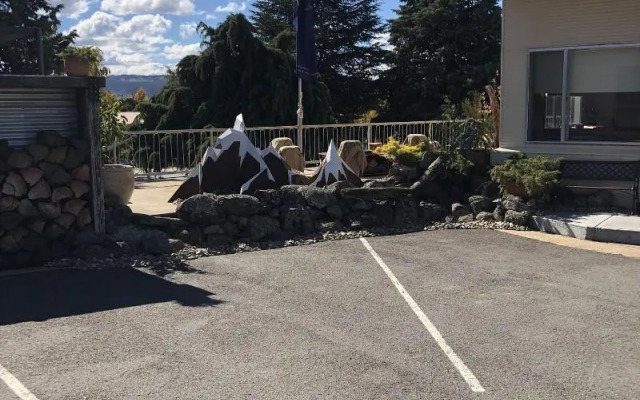 Kookaburra Ski Lodge