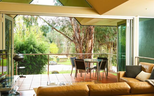 No.6 - Luxury Private Haven in the Heart of Bright