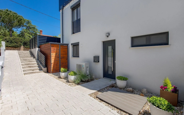 Modern Holiday House Jadranka With Pool