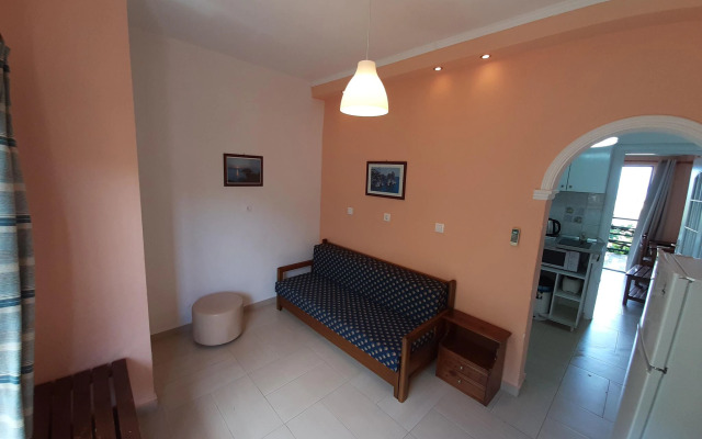 Tasteful apartment in Mpenitses with shared pool