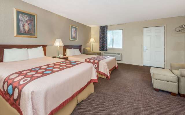 Super 8 by Wyndham Centerville-Richmond