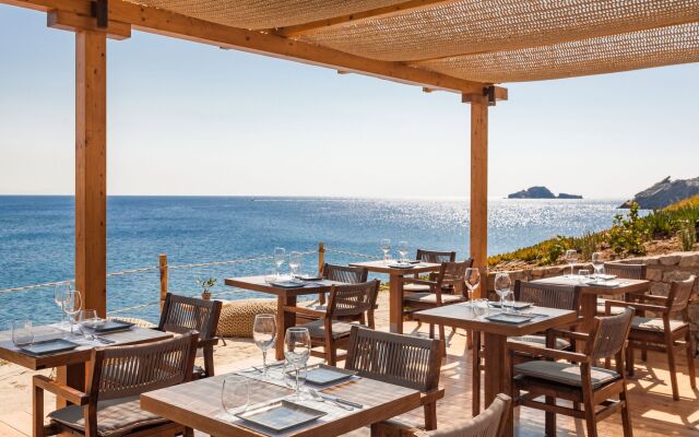 Casa Del Mar Mykonos Seaside Resort