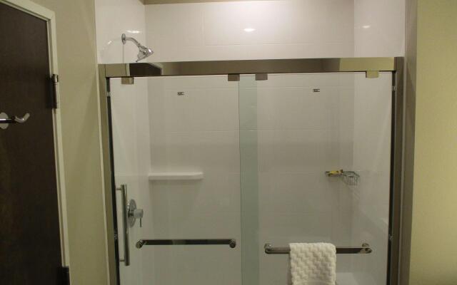 Best Western Plus Lakeview Hotel