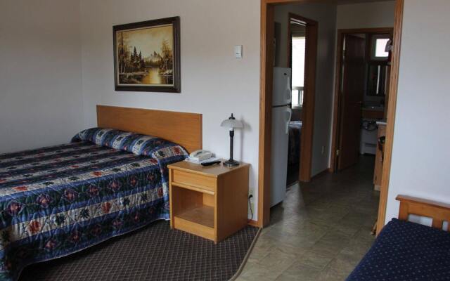 Lakehead Motel