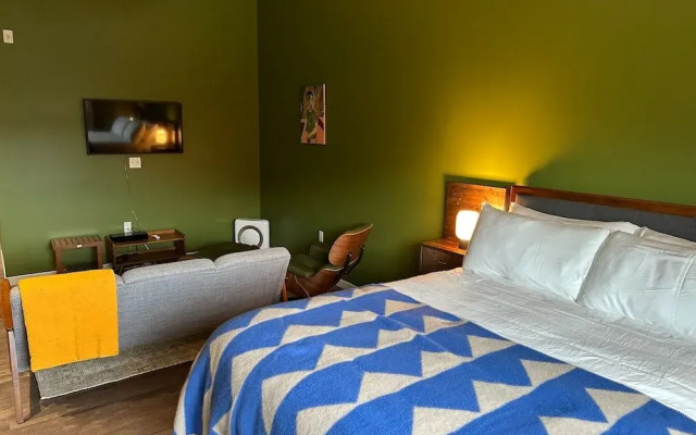 Hazelnut Suite - 204