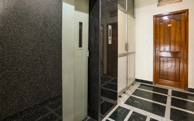 OYO 17056 Hotel Chandra Palace