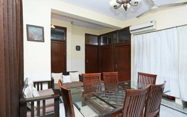 Oyo 708 Hotel Sanjeevni