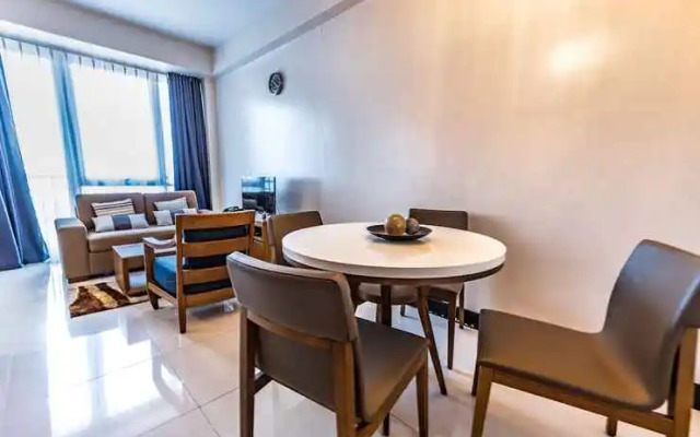 CSuites at 8 Newtown Residences