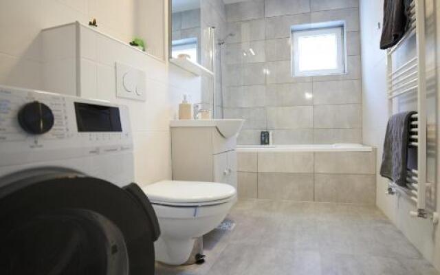 Modern 3 APT Near Old Town – 15 Min Walk