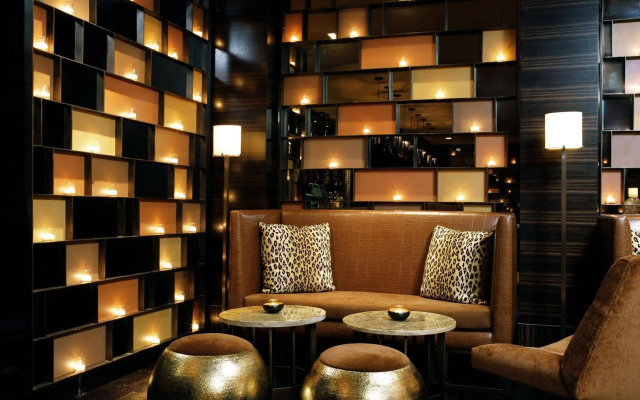 Empire Hotel
