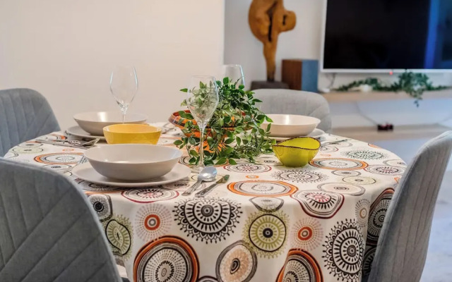 Stylish City Center Vibes Apartment