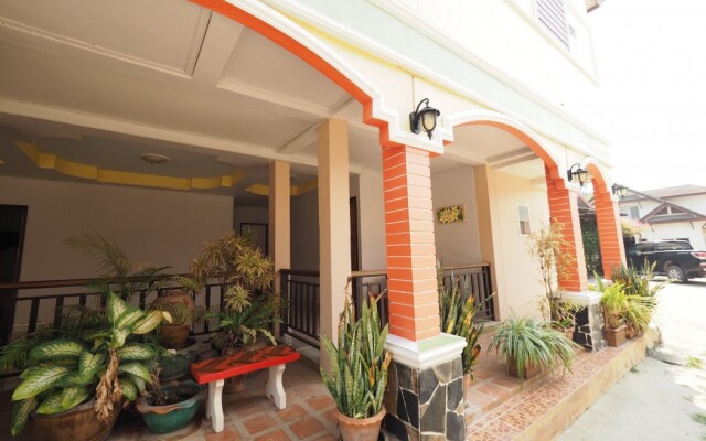 Chuan Chom Guesthouse