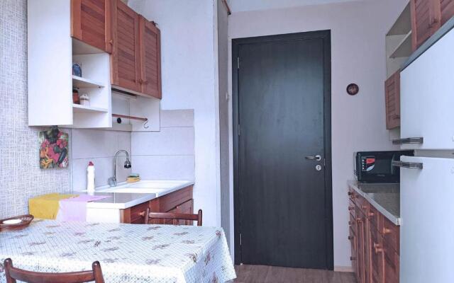 Cozy Studio Apt Close to City Center