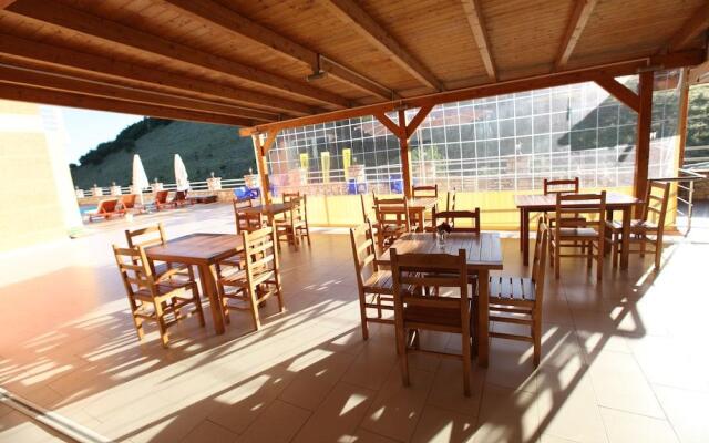 Karos Hotel Llaman