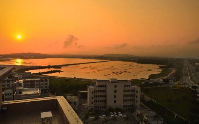 Yuehua Holiday Hotel