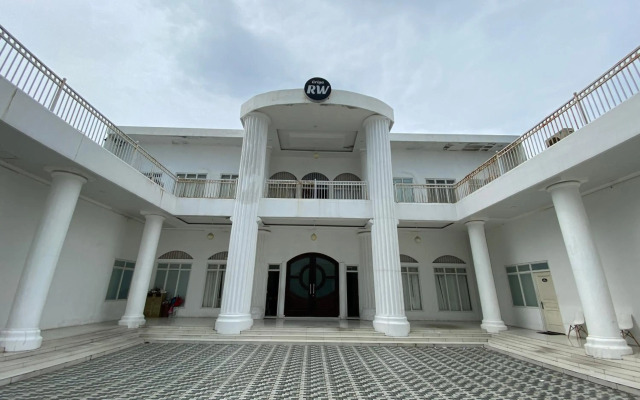 Capital O 1888 Griya RW Family Guest House