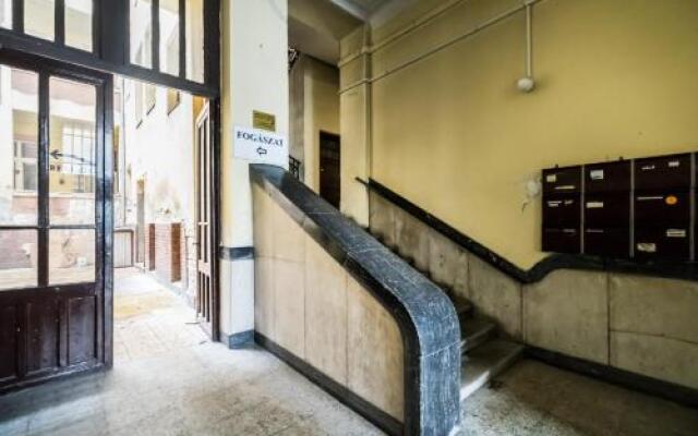 Dombóvári way apartman