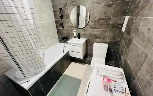 Саквояж на улице 40 лет Победы 2И