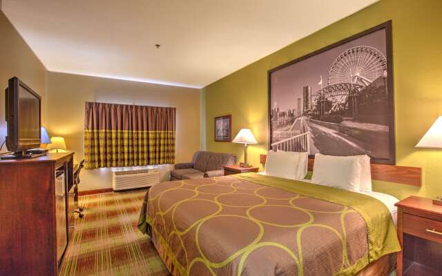 Super 8 by Wyndham Waterloo