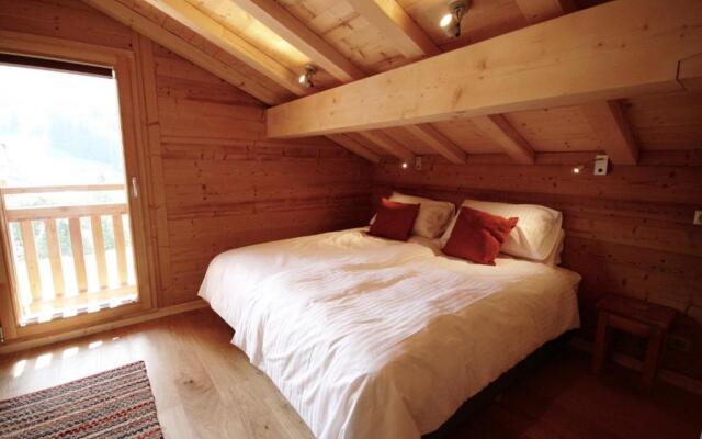 Chalet Timbers - Light and modern - sleeps 6 - Les Gets