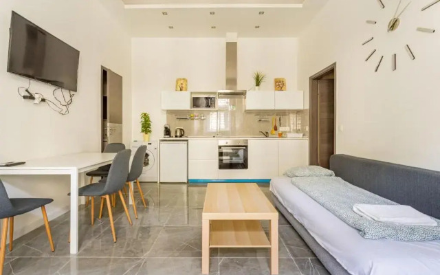 Modernized Condo for 6ppl CENTER
