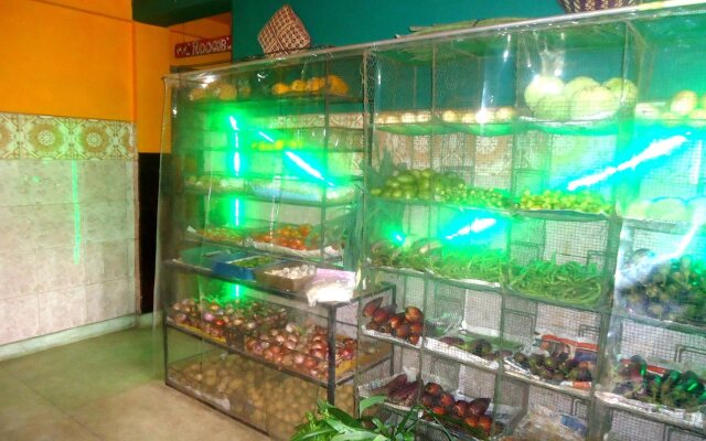 Cool Land Hot Hut