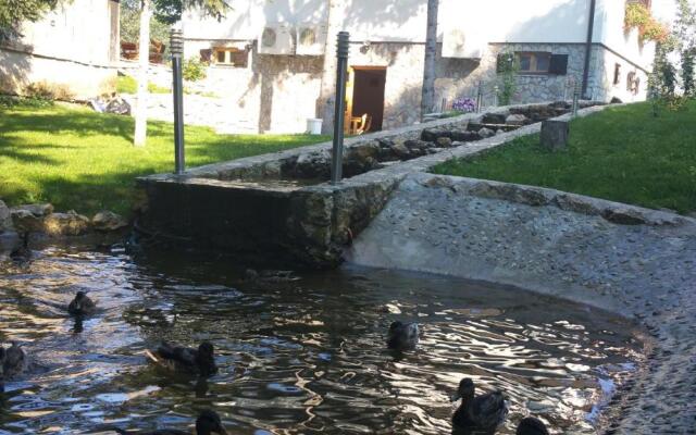 Rustic Inn River 2