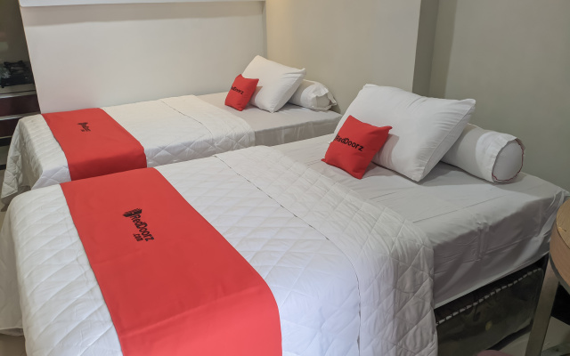 Reddoorz Syariah Near Pasar Aceh Shopping Centre – Guest Rooms – Banda Aceh