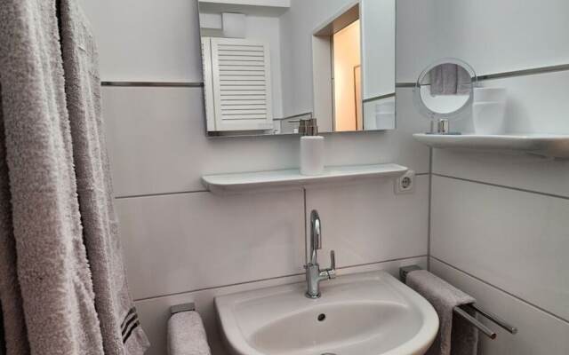 Sound of the sea Modern Retreat