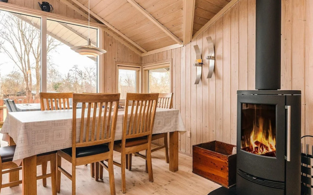 Graceful Holiday Home in Humble near Sea