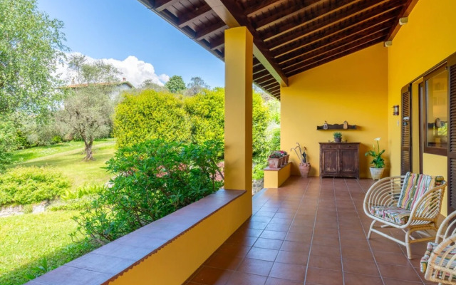 Villetta Camelia With Garden by Wonderful Italy