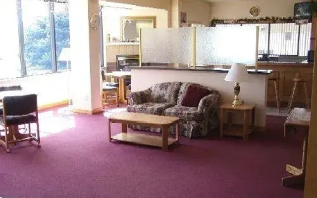 Travelers Inn & Convention Center