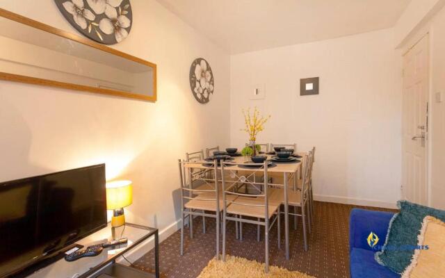 Gabriella Aprt, 3 Bedroom, Parking, City Centre