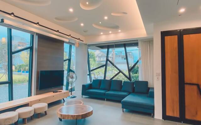 Wo Club Hall