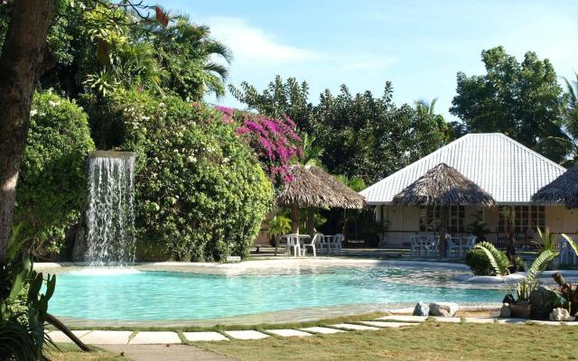 Almont Inland Resort