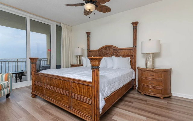 Colonnades 1403 4 Bedroom Condo