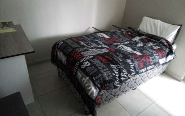 Budget StudentLike Stay Rosebank