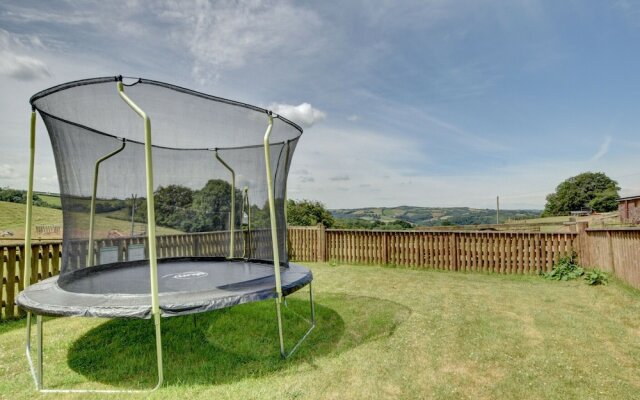 Rural Holiday Home in Tiverton With Jacuzzi Near Sea