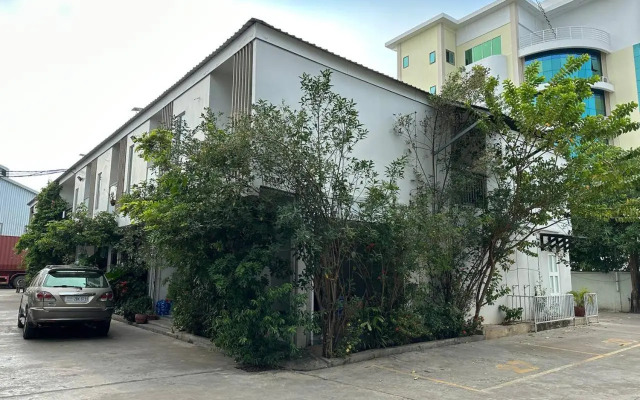 Mango Hotel