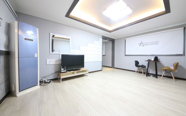 Tongyeong Adios Hotel
