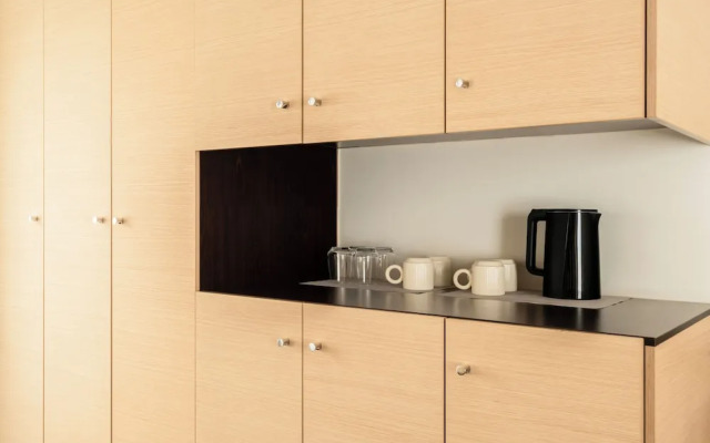 Elysee Apartments 9 B