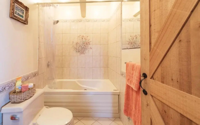 Kohala Lodge- Vacation Rental House